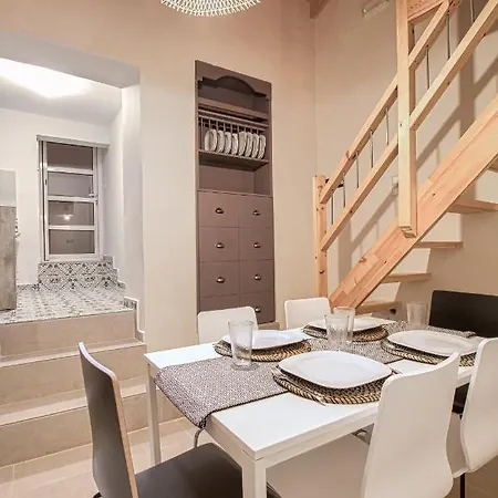 Elpida's Home, Seaside, Close To The City's Center *